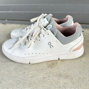 Women’s OC On Running “The Roger Advantage” Shoes Size 10